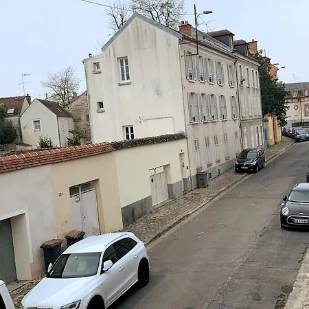 Central, Calme, Proche Chateau Et Insead
