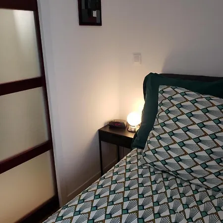 Central, Calme, Proche Chateau Et Insead Apartment