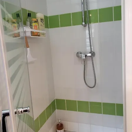 Apartment Central, Calme, Proche Chateau Et Insead *